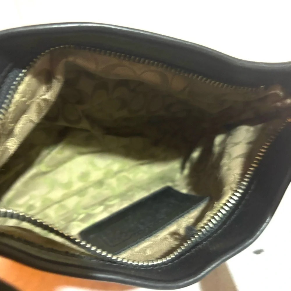 Coach vintage black leather small shoulder handbag